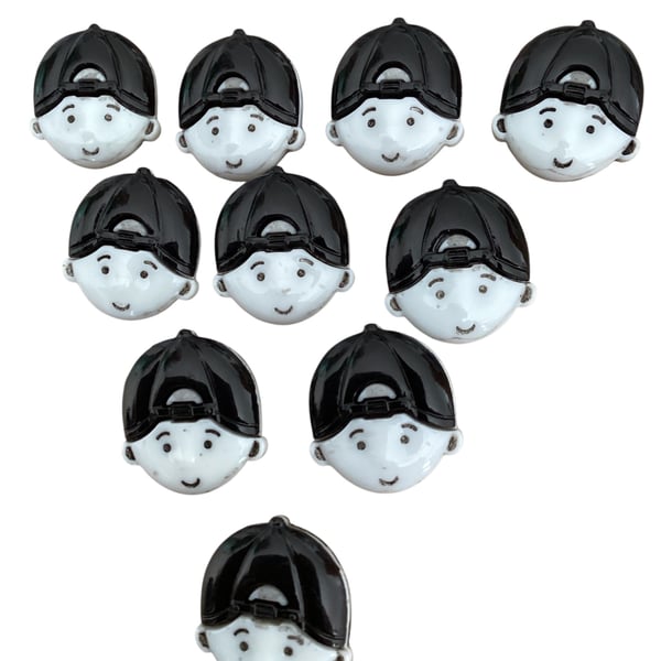 10 boy in black cap buttons 21mm