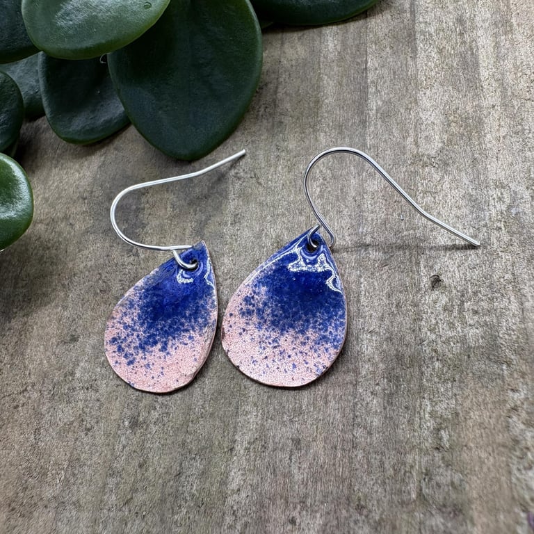 hammered copper blue and transparent enamel earrings on silver-plated hooks ,col