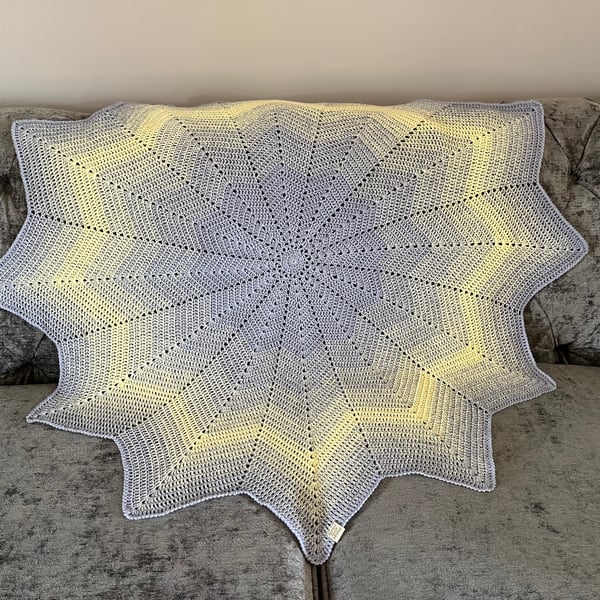 Grey and lemon crocheted baby blanket, unisex baby blanket, baby gift idea
