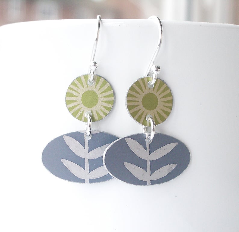 Flower earrings in lime and grey