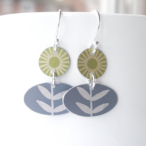 Flower earrings in lime and grey
