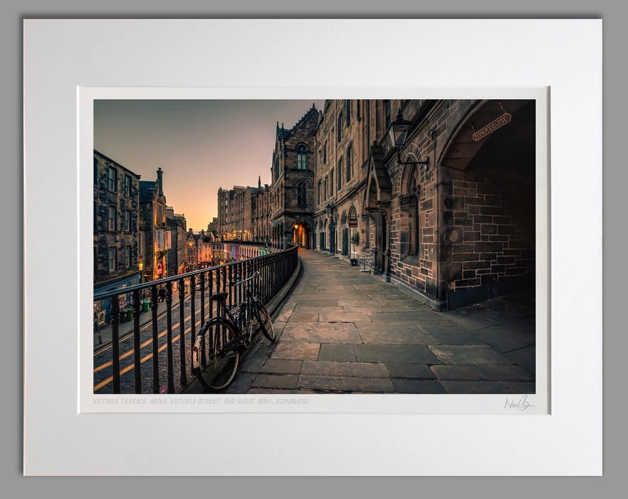 Victoria Terrace & West Bow Edinburgh Scotland - A3 (50x40cm) Unframed Print