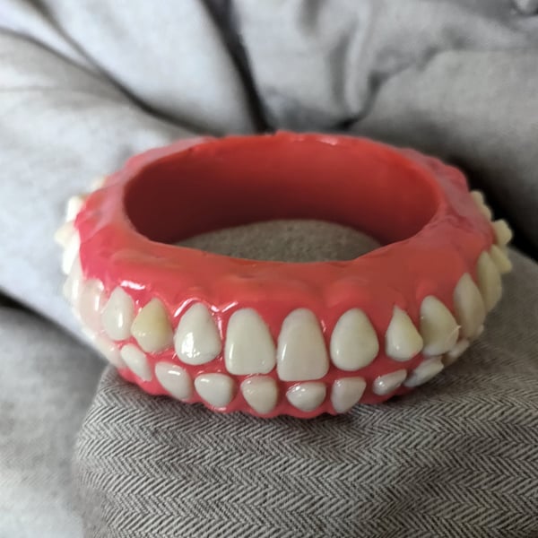 Creepy teeth bangle 