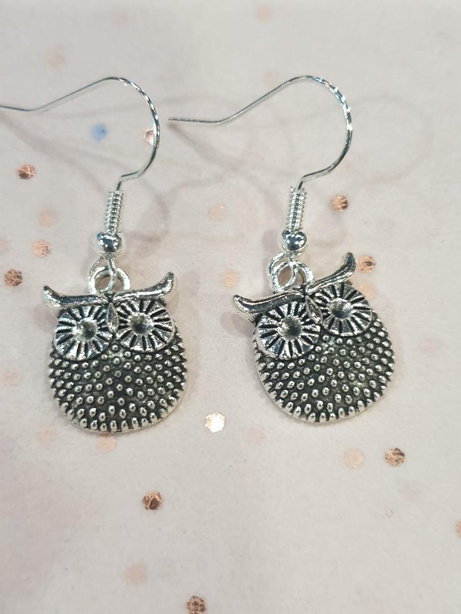 Silver plated earrings with beautiful silver plated owl charm