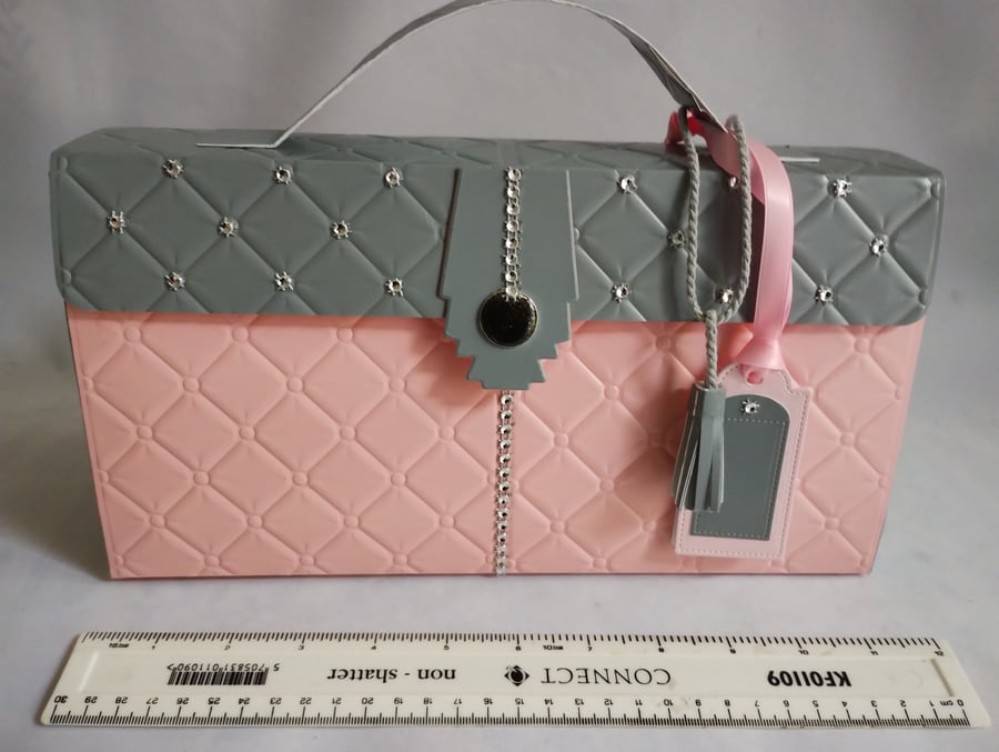 Fabulous 'Quilted' Long Handbag Style Gift Box in tones of pink and grey