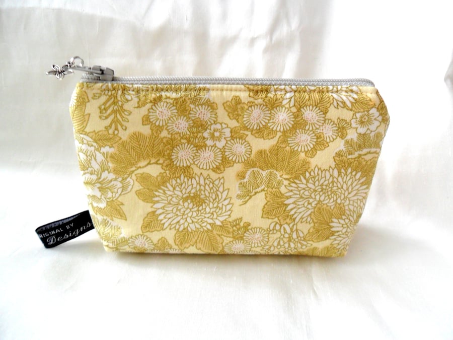 Gold fabric coin purse