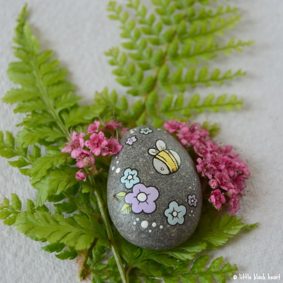 painted pebble - little bee and blossom