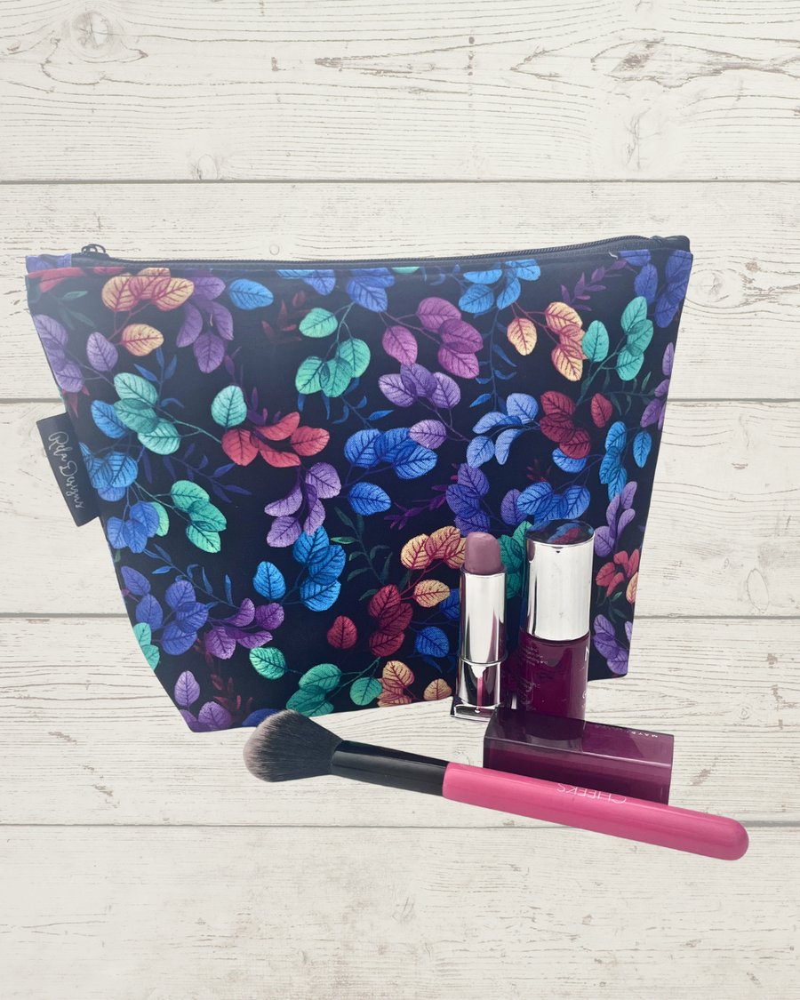 Makeup bag colourful leaves