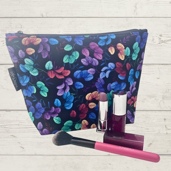 Makeup bag colourful leaves
