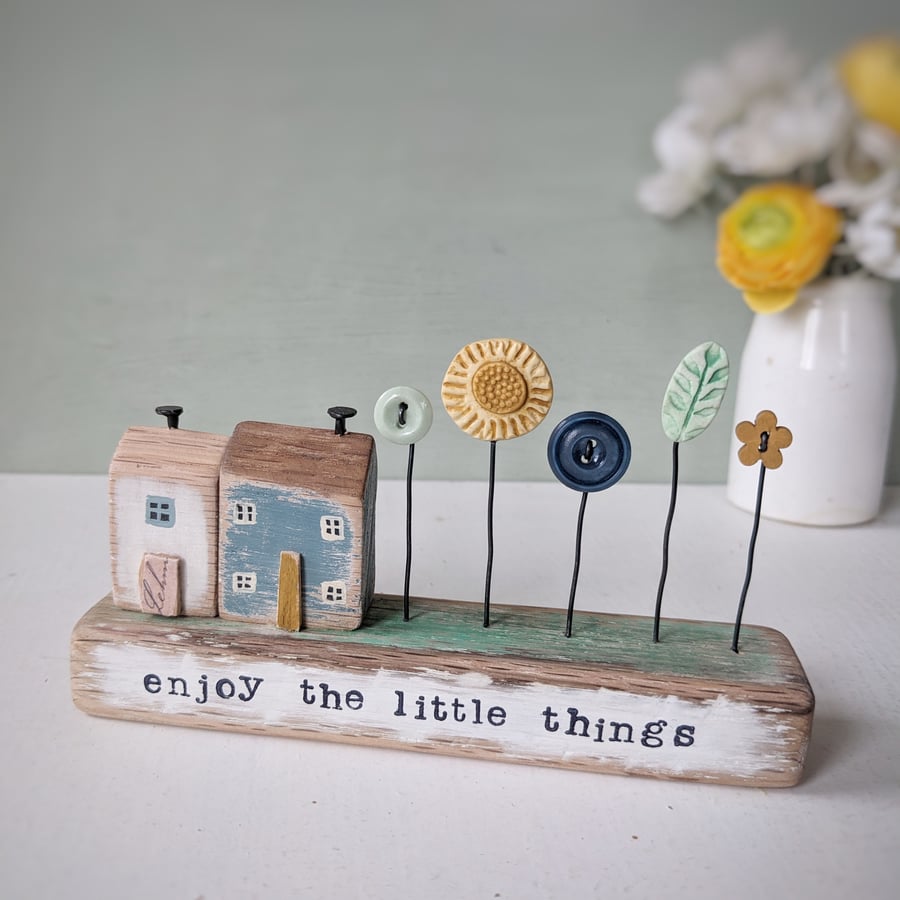 Little Wooden Houses with Clay & Button Garden 'Enjoy the little things'