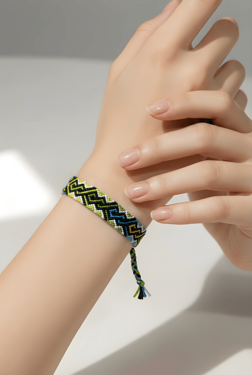 Zigzag Pattern Friendship Bracelet – Handmade Boho Jewellery in Vibrant Colours