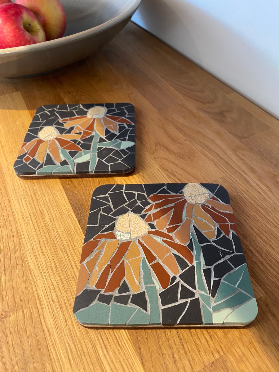 Mosaic Coasters : Black and Orange Daisies 