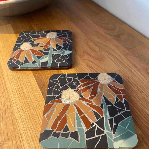 Mosaic Coasters : Black and Orange Daisies 