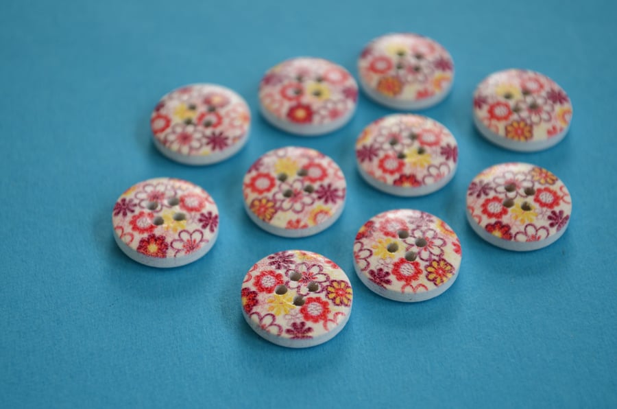 15mm Wooden Floral Buttons Red Purple Yellow 10pk Flowers (SF17)