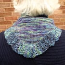 Triangular neck warmer