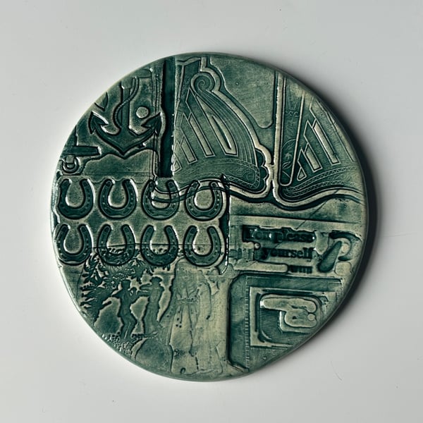 Textured Ceramic Plaque: Horseshoe and Anchor