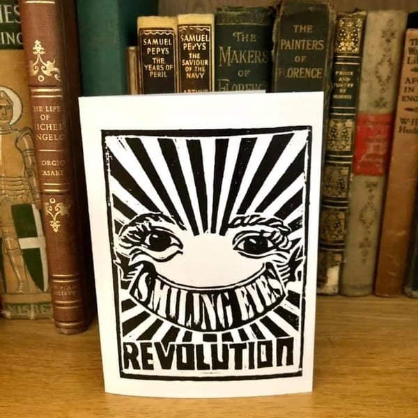 Smiling Eyes Revolution Noteless