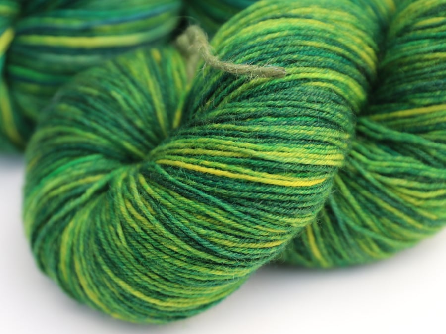 Special: courgette - Superwash Bluefaced Leicester 4 ply yarn