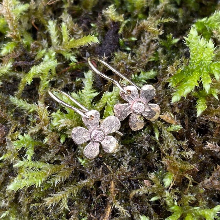 9ct yellow gold flower drop earrings