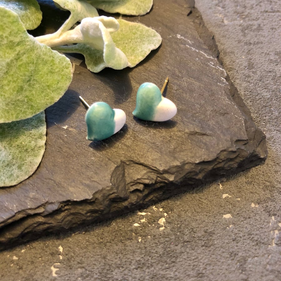 Ceramic heart earrings - green