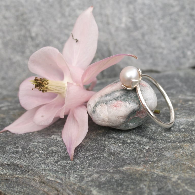 Pearl and silver ring
