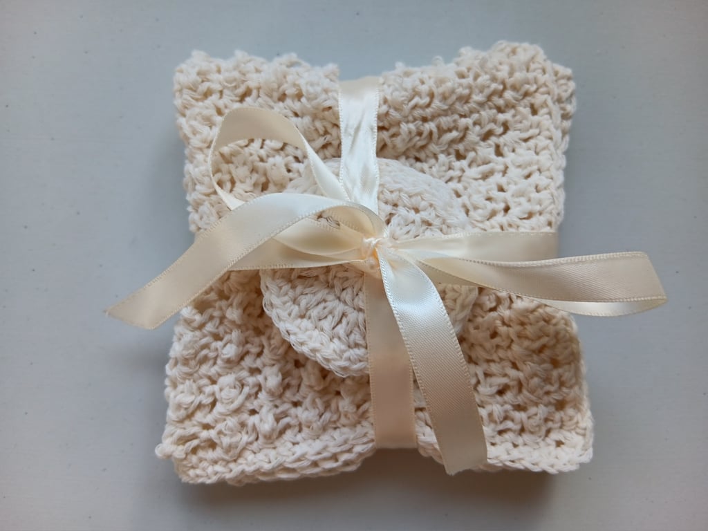 Crochet Flannel and Face Scrubbies (White) - reusable eco-cotton
