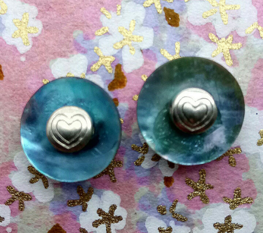 Little Shell Stud Earrings with Tibetan Silver Hearts