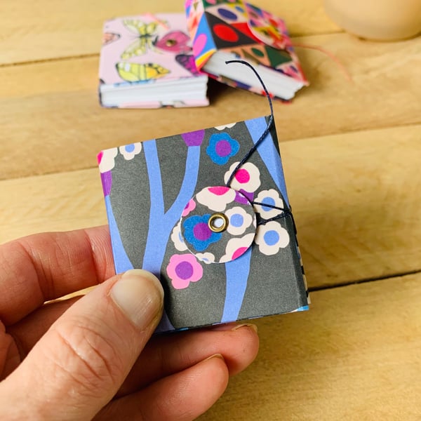 Tiny Concertina Sketchbook with Removable Floral Cover.