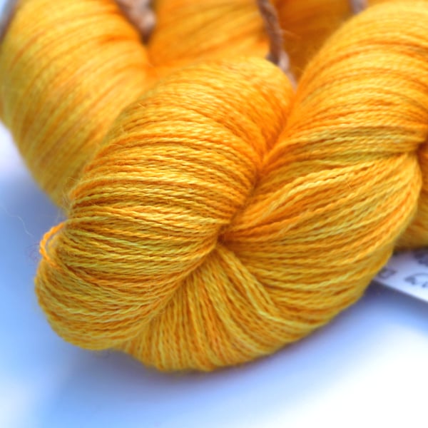 SALE: Spring Daffodils - Silky baby alpaca laceweight yarn