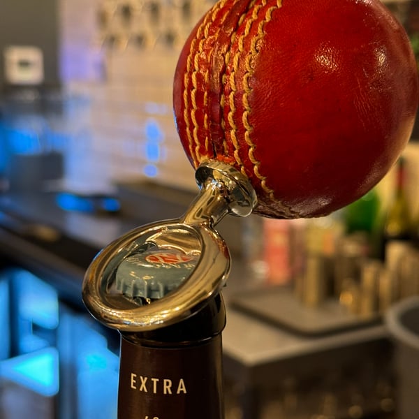 CRICKET-GIFTS Real Cricket Ball Bottle Opener