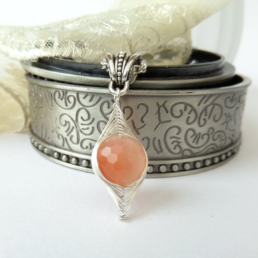 Unique wire wrapped carnelian gemstone necklace