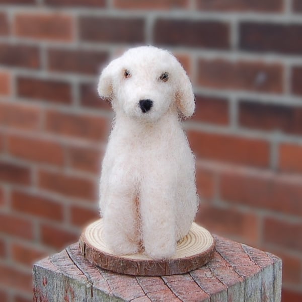 Needle felt wool Labrador Dog 8 cm tall, wool dog, 