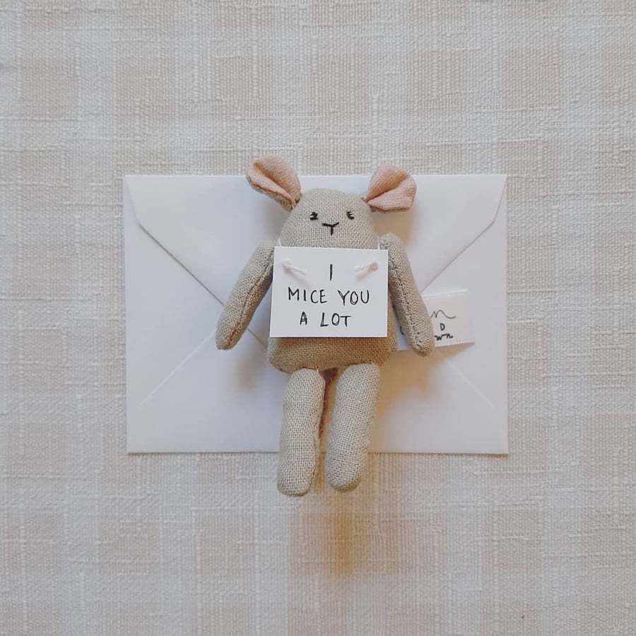 Small Pocket Mouse holding note, I Miss You, Gift