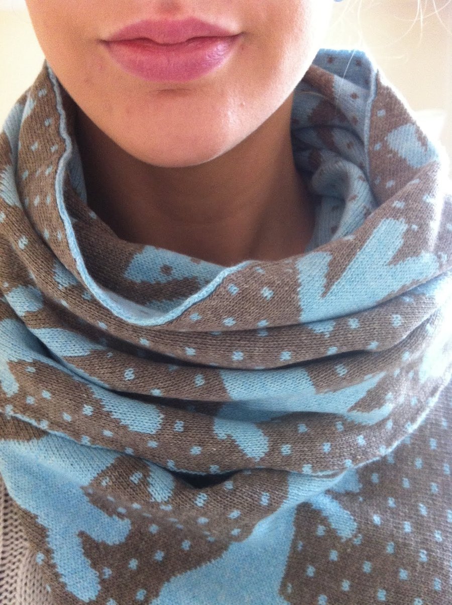 Knitted Dala Horse scarf in cashmere's & wool's. 2nds