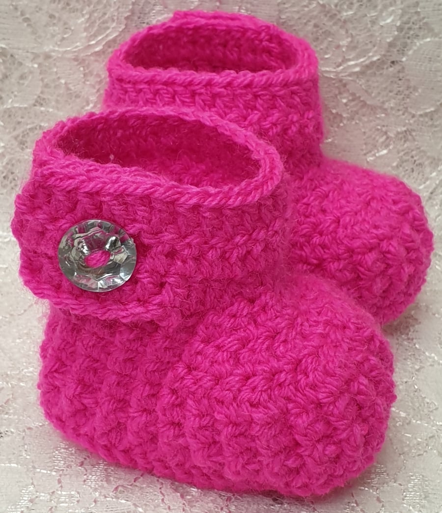 Crochet newborn baby booties, hot pink baby shoes, handmade baby boots