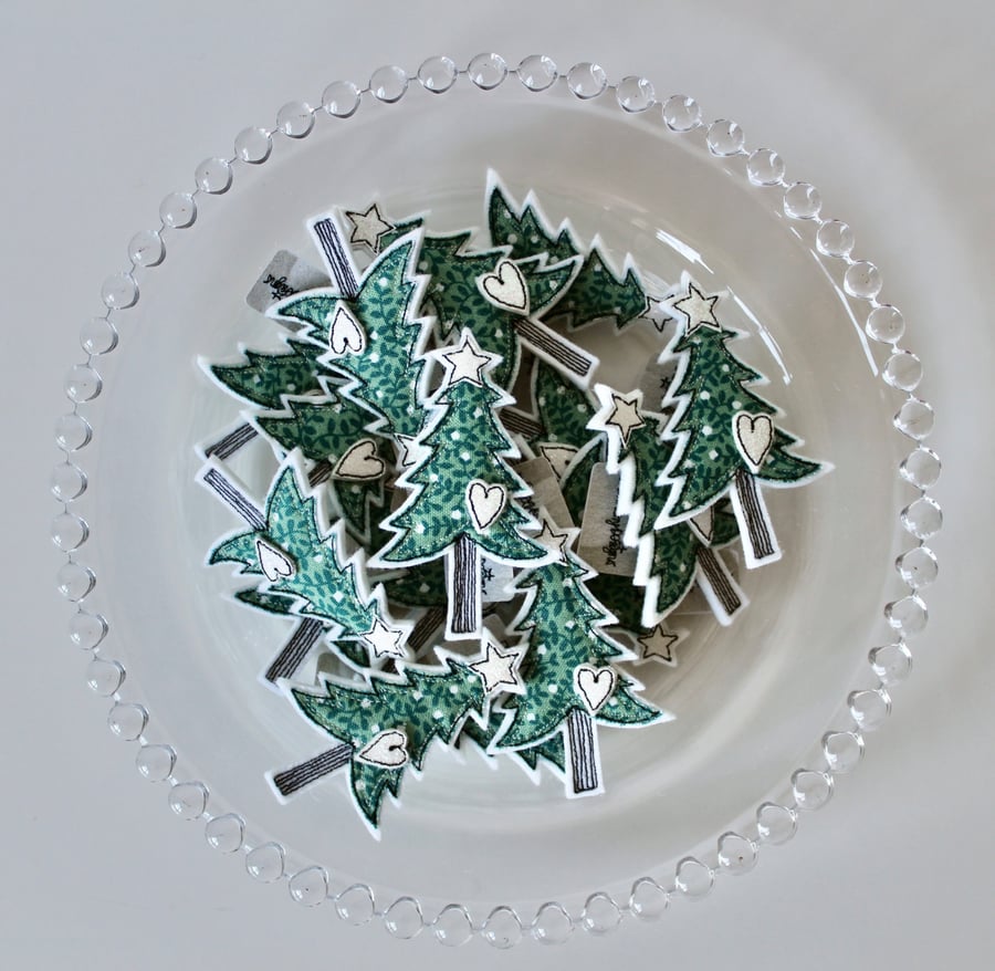 Image of 'Christmas Tree' - Handmade Brooch