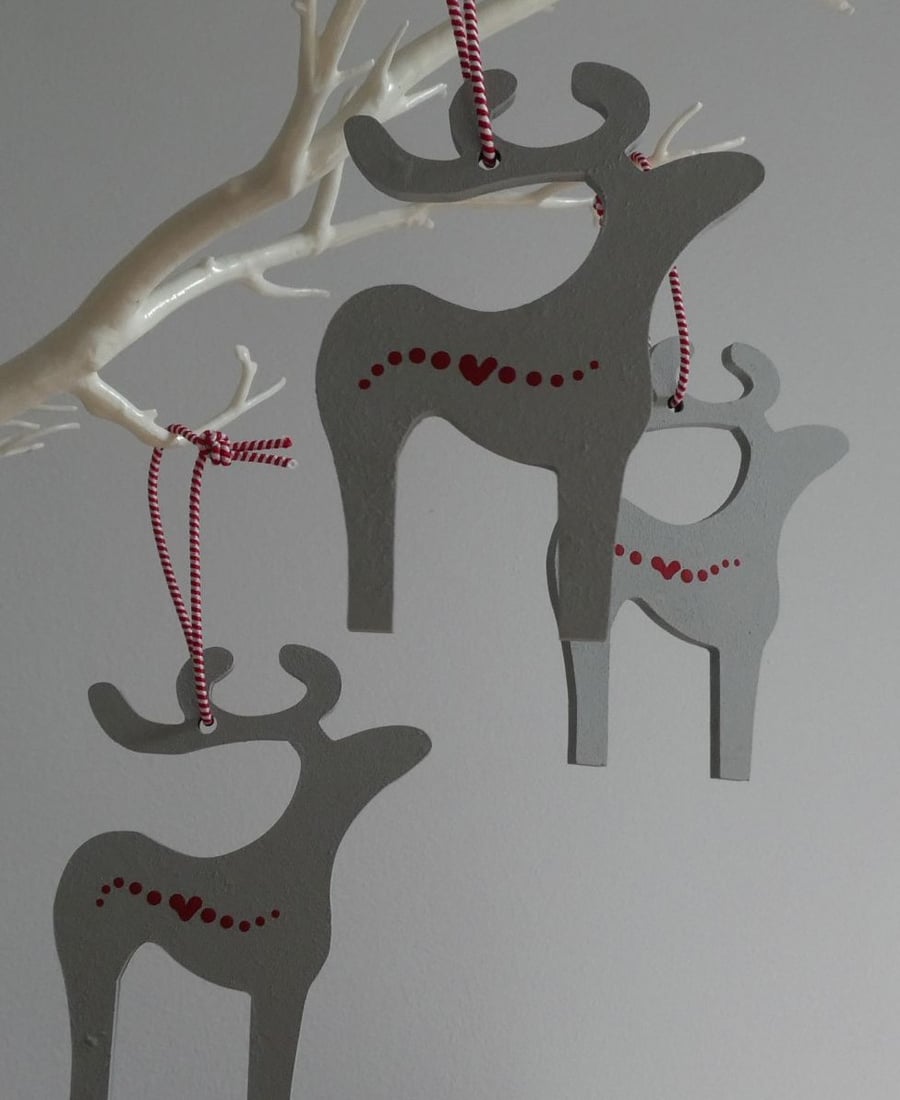 Set of 3 hanging reindeer decorations - grey