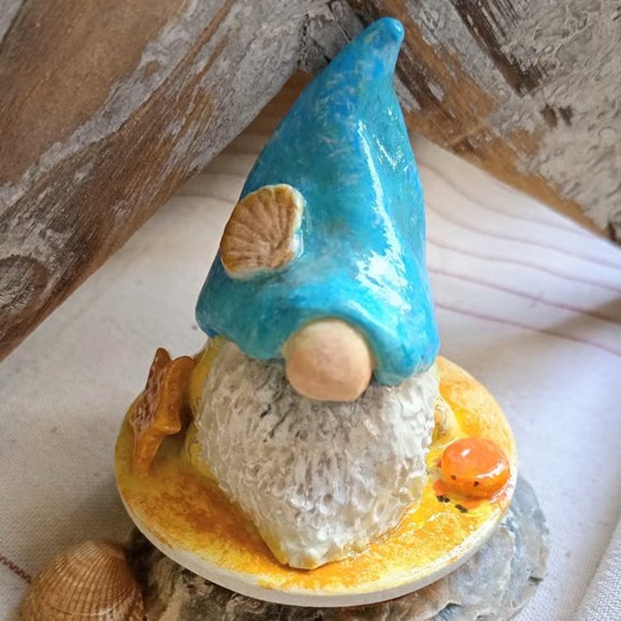 'Charlie and the crab' gnome