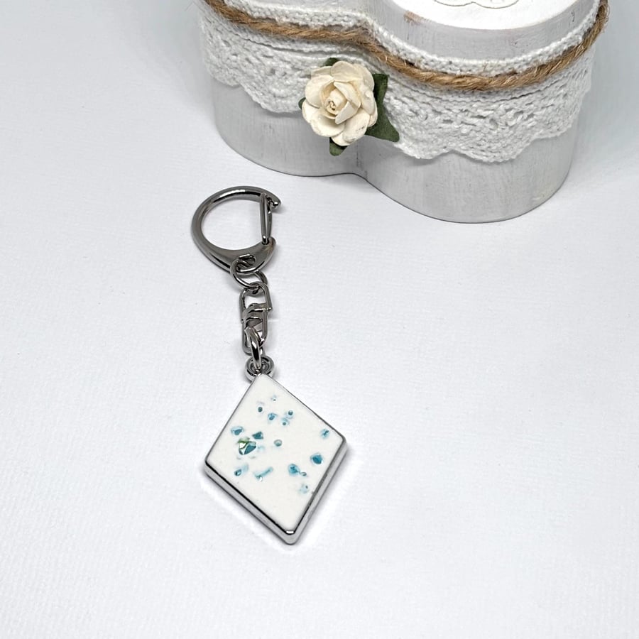 Jesmonite Diamond Swivel Keyring with Turquoise Glass Chips