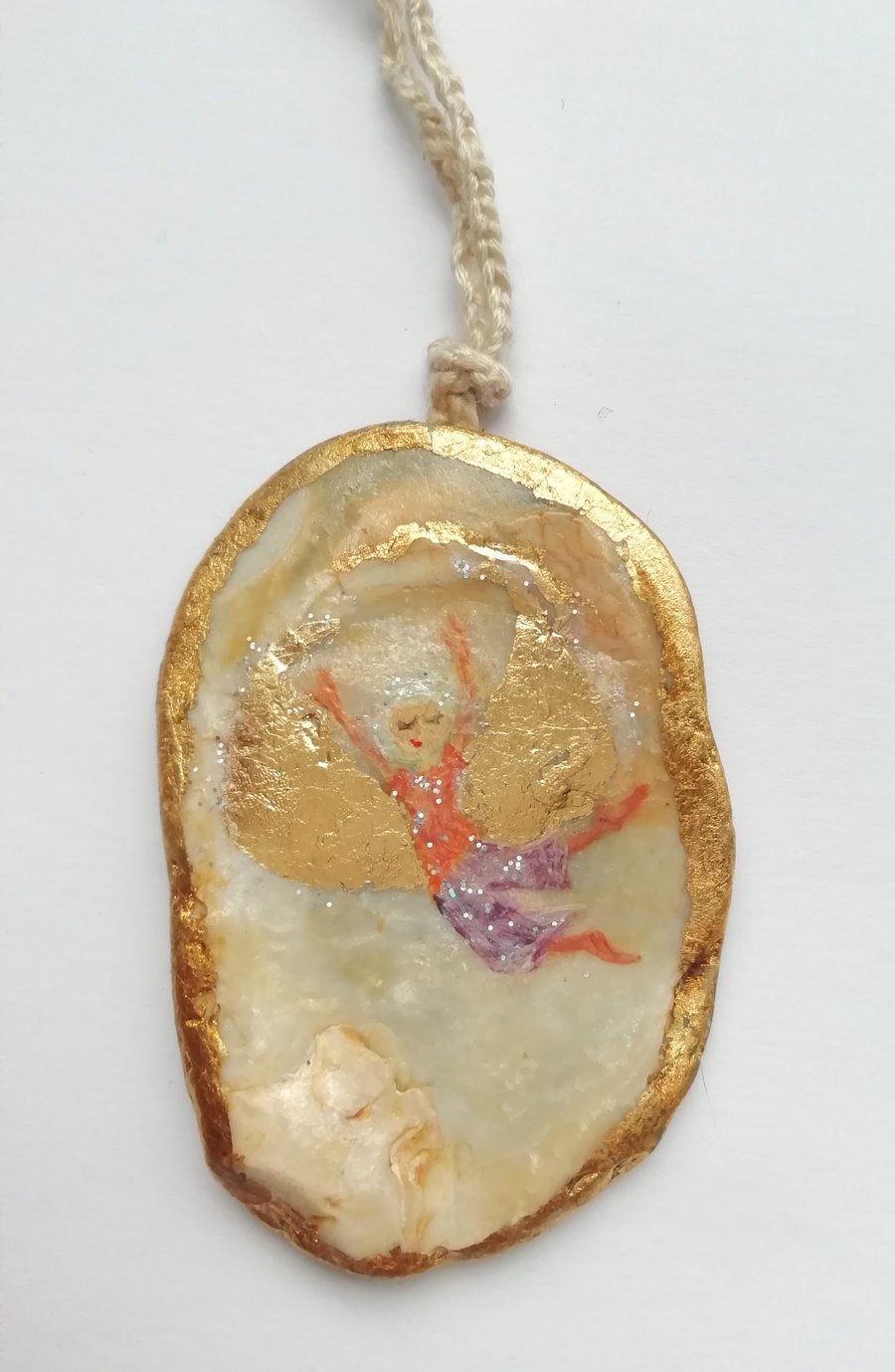 Joyful angel, shell hanging decoration 