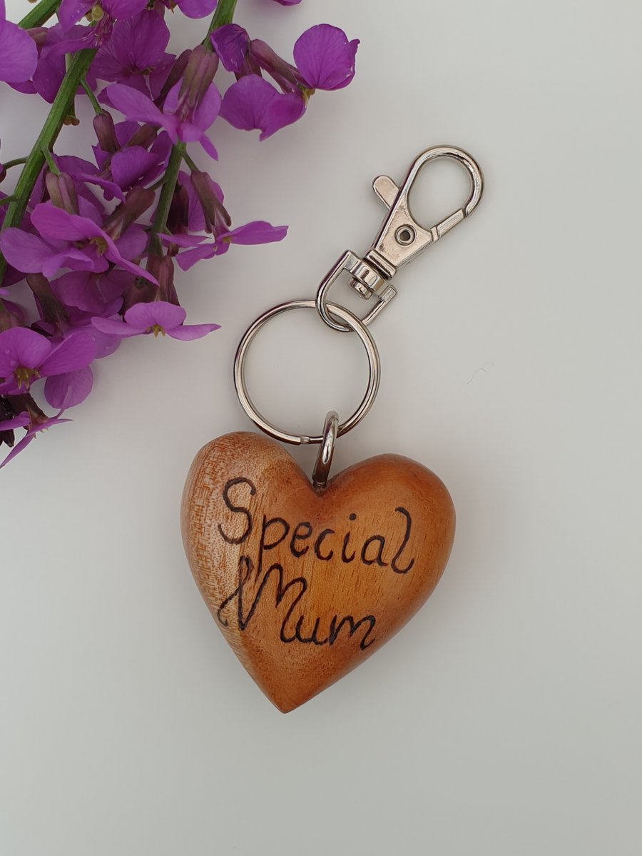 Special mum keyring wooden heart