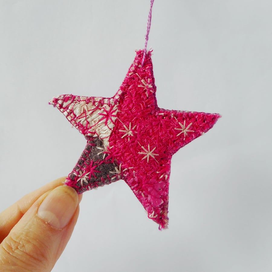 2 hanging ornaments, embroidered stars in mixed textiles 