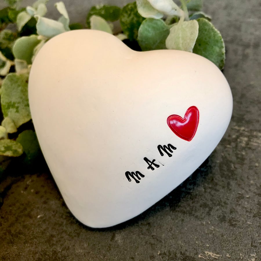 Ceramic heart pebble - Mam
