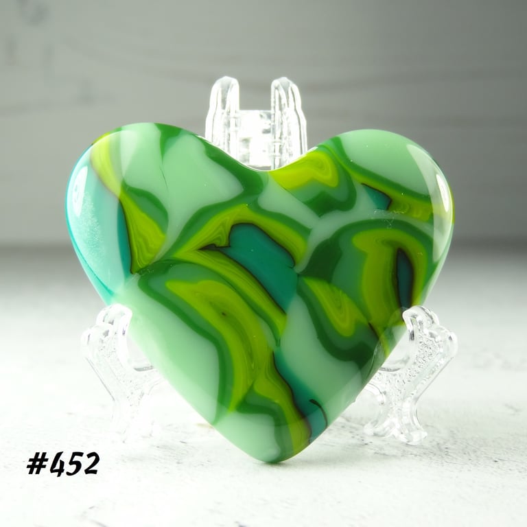 Green Fused Glass Heart with Stand, Handcrafted Glass Art, 5x4.5cm (452)