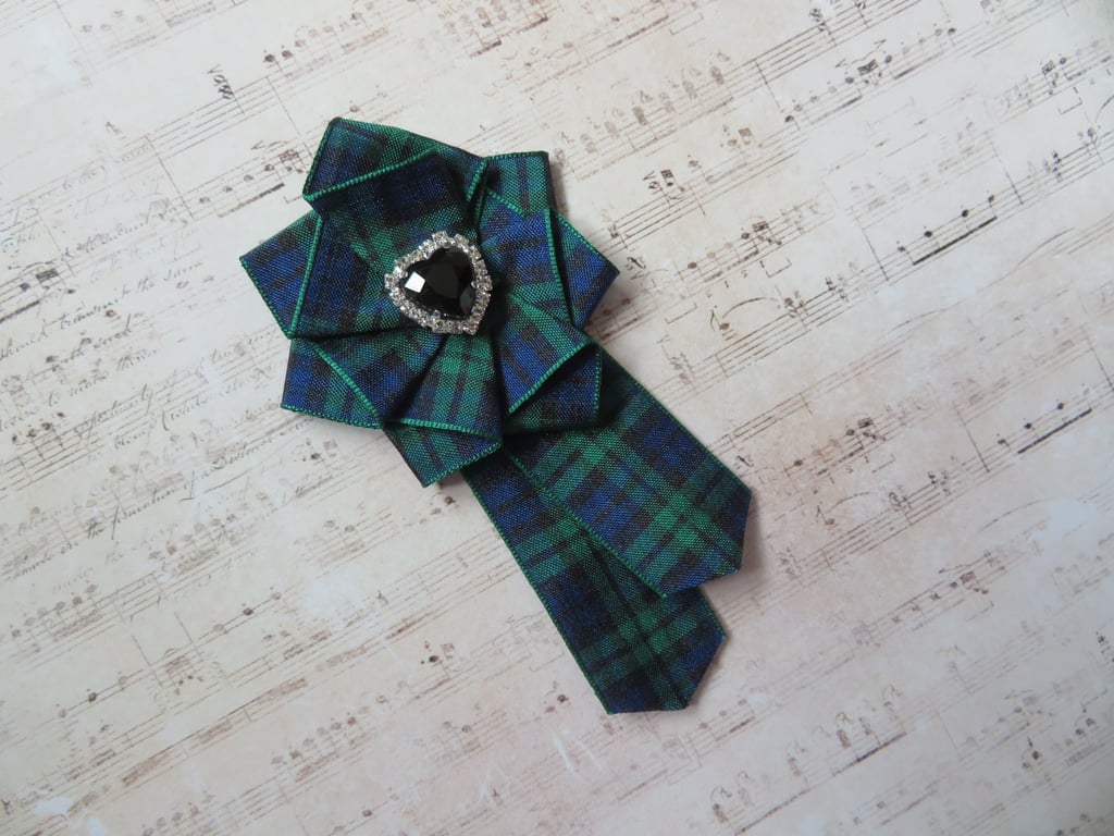 Black Watch Tartan Ruffle Rosette and Black Heart Crystal Rhinestone Brooch Pin 