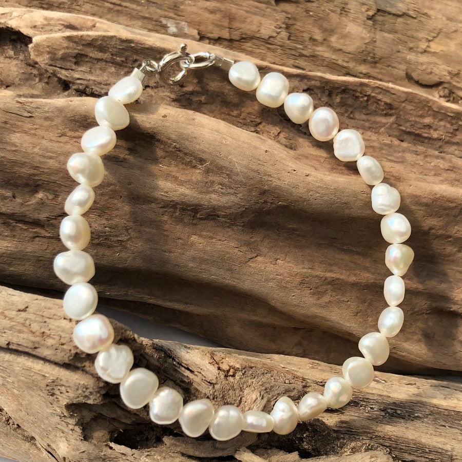 6mm baroque white freshwater pearl bracelet with silver catch -00001420