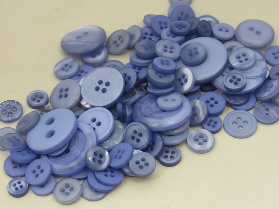 40g Mixed Blue Buttons