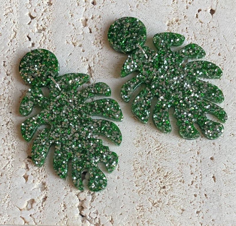 AkeBiiju Flashy & Bright Jewelry 