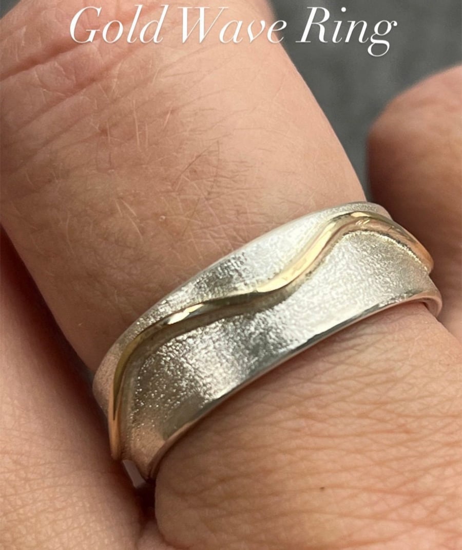 Gold Wave Ring 