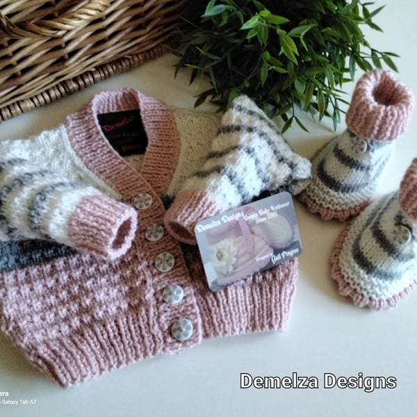 Baby Girl's Cardigan & Booties  Set with Merino Wool 0-6 months size